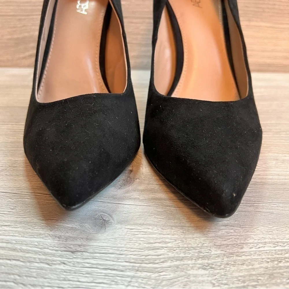 New without tags Abound black classic pointed black flocked heels size 9